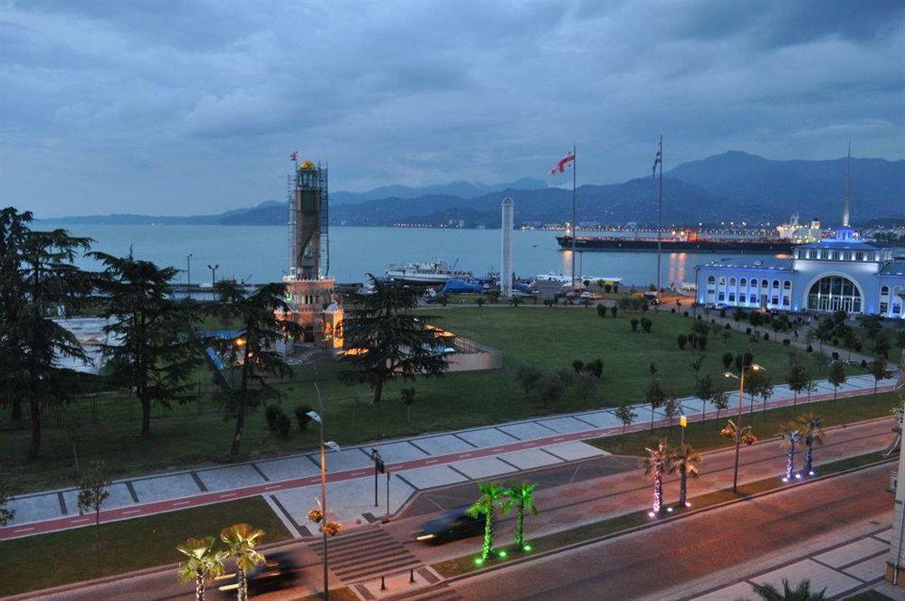 Batumi World Palace Exterior photo