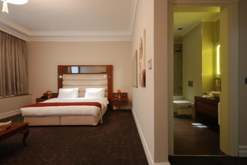 Batumi World Palace Room photo